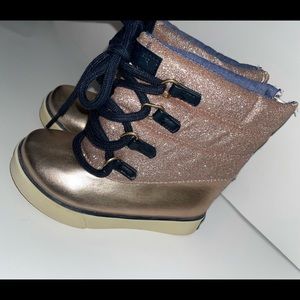 Toddler girl Tommy Hilfiger booties sz 7